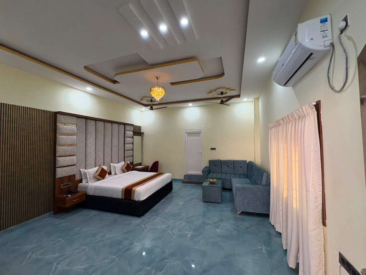 Suite Room
